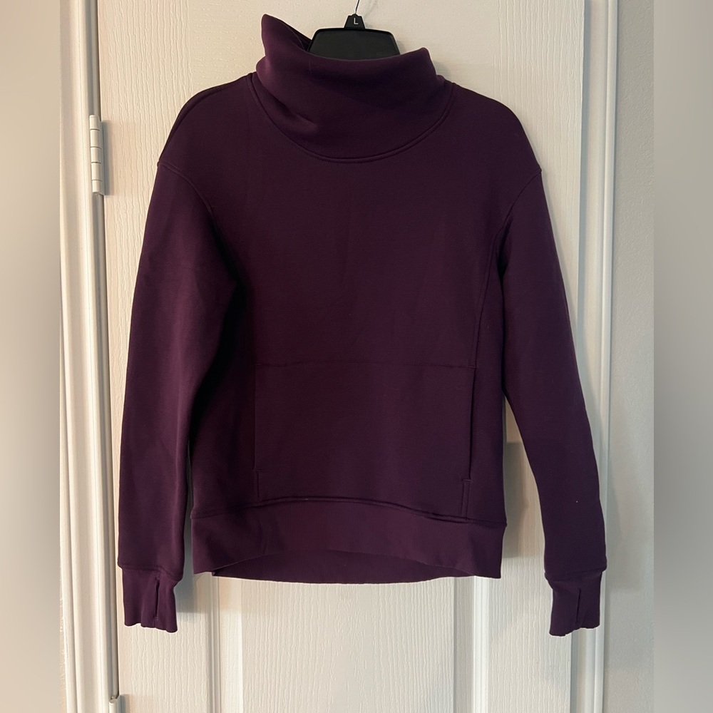 Lululemon scuba mock neck pullover size 2 purple